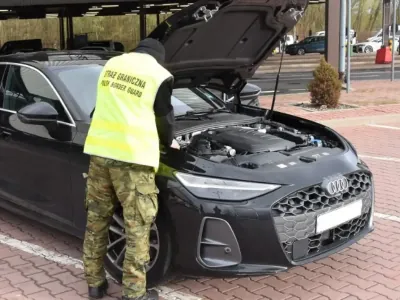 На границе остановили новую Audi — при проверке вскрылся неожиданный факт