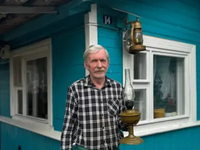 Белорус превратил собственный дом в музей керосиновых ламп: посмотрите