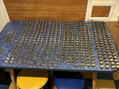 Белорус год копил монеты по 1 и 2 рубля — пришел в банк с 26 кг мелочи. Сколько насчитали?