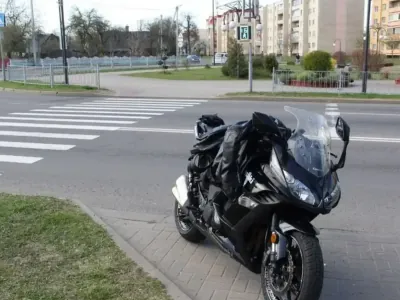 В Каменце возле РОВД упал мотоциклист из Бреста