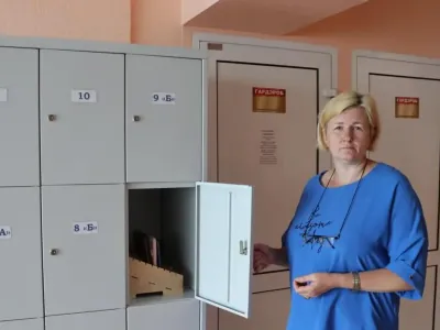 Сейф, боксы и видеонаблюдение: как Парохонская школа Пинского района хранит телефоны учеников