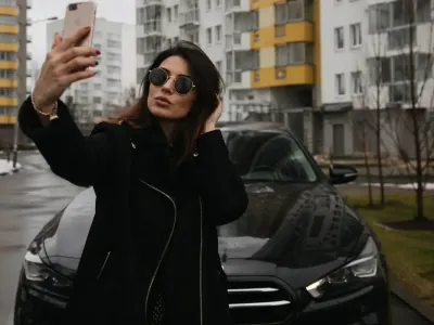 В соцсетях — богатая жизнь, в реальности — мошенничество: жительница Барановичей задержана