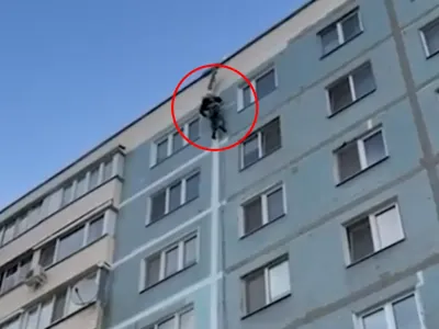 В Бобруйске маляр застрял на высоте девятиэтажки и не смог выбраться сам