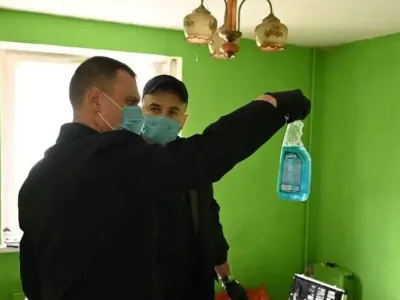 В Гомеле открыли дверь в квартиру — и обнаружили троих мёртвых