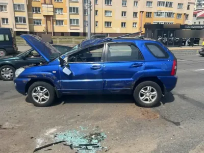Водитель, сдававший на права пять раз, устроил аварию — видео
