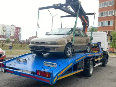В Бресте продолжают убирать брошенные автомобили