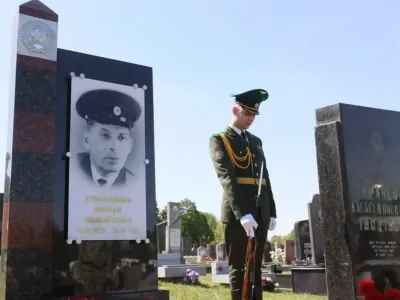 Брестские обновили памятник человеку, которого называли грозой контрабандистов