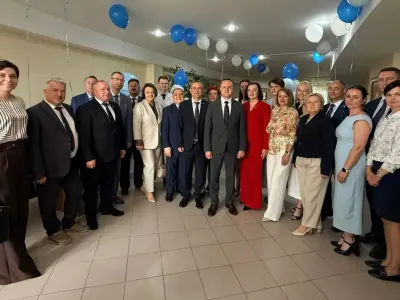 Руководители Бреста пришли в ЦГБ поздравить врачей