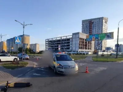 Подросток на электросамокате попал в ДТП в Бресте — его пассажирку доставили в больницу