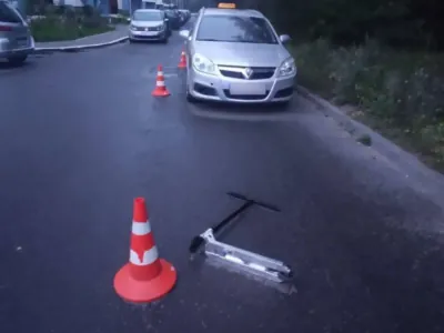 В Пинске мальчик на самокате попал под машину