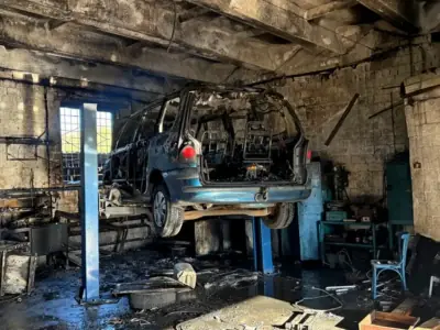 На СТО вспыхнул автомобиль — что произошло