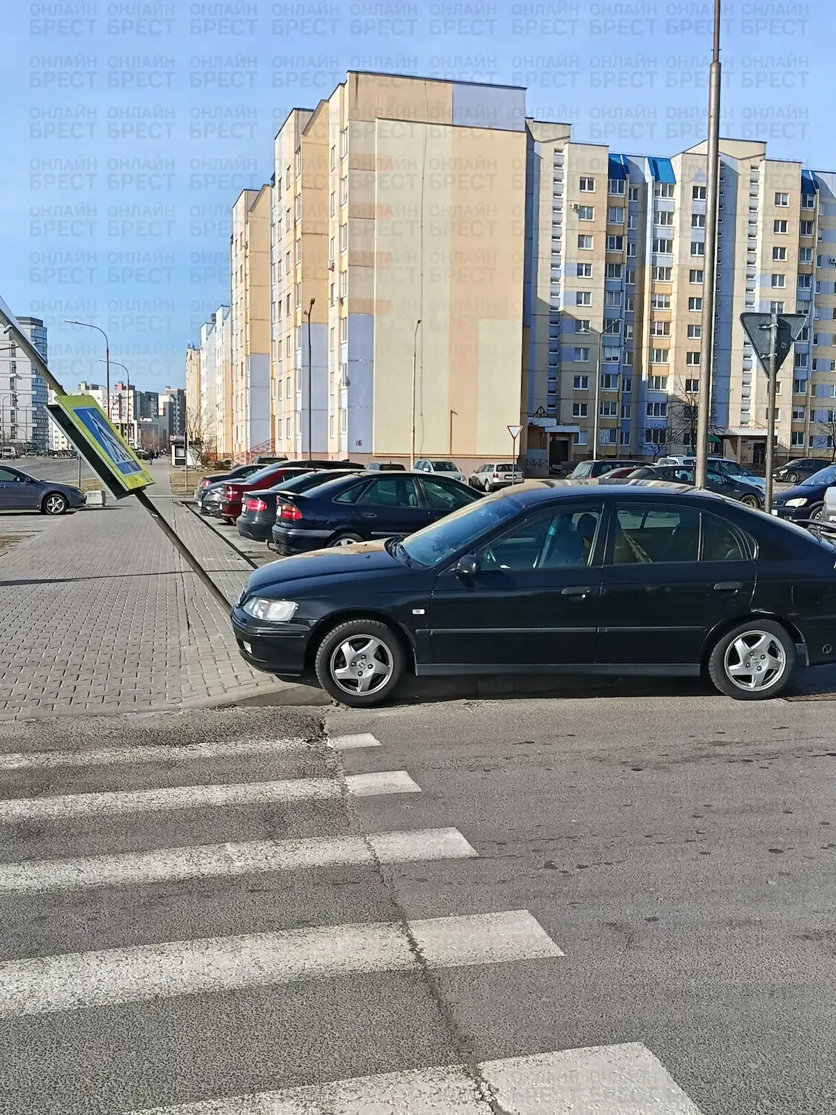 Читательница: В Бресте машина поехала без водителя