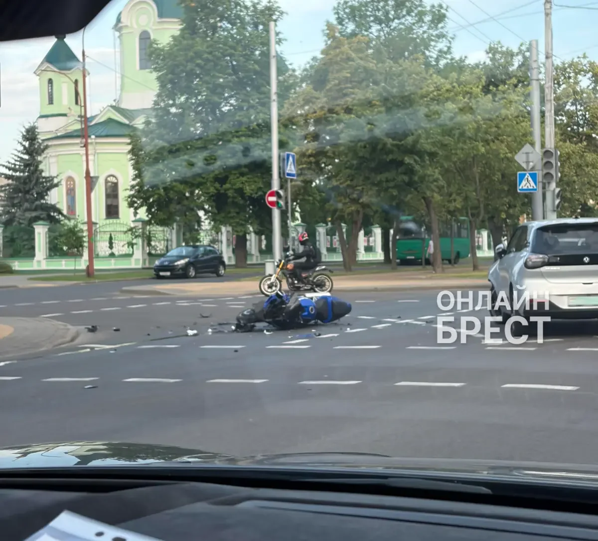Читатель: На проспекте Машерова в Бресте мотоциклист попал в ДТП