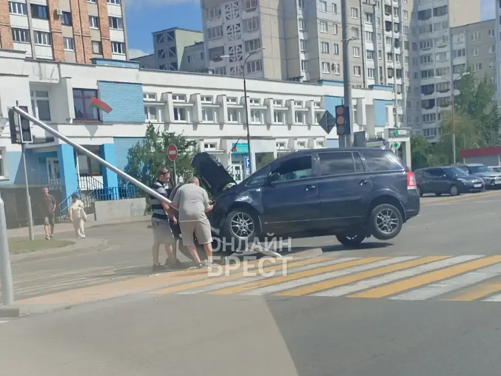 Читатель: ДТП в Бресте в районе ТРЦ «Экватор»